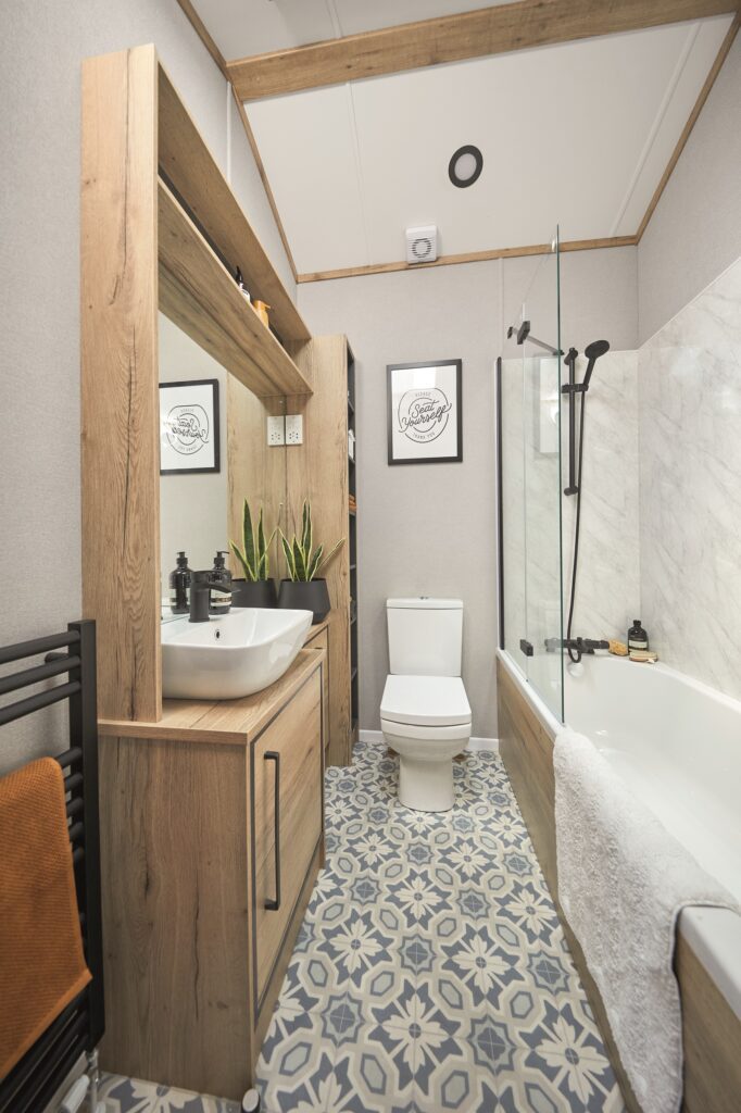 ABI Westwood lodge for sale - Maes Mynan Park - Main bathroom