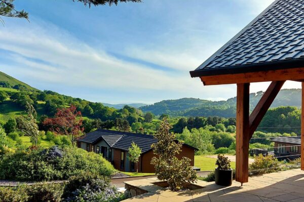 Holiday Lodges vs. Static Caravans: Which is Right for You in North Wales | Comparisons | Maes Mynan Park