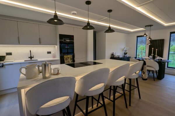 Solhare Lodge Kitchen dining area - Maes Mynan Park