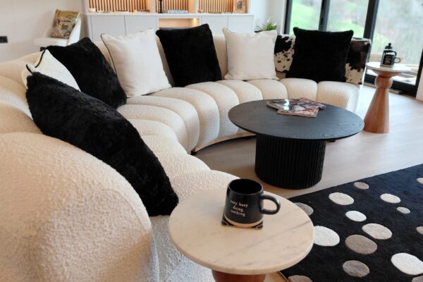 Solhare Lodge lounge - Maes Mynan Park - YourRetreats